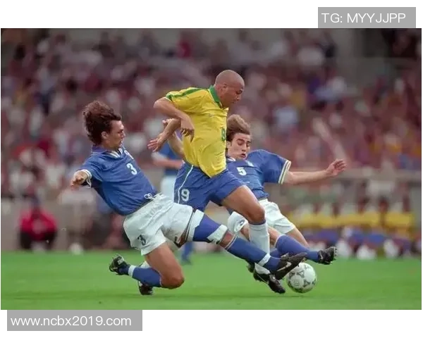 现代足球巨星风采揭秘他们的成就与影响力分析